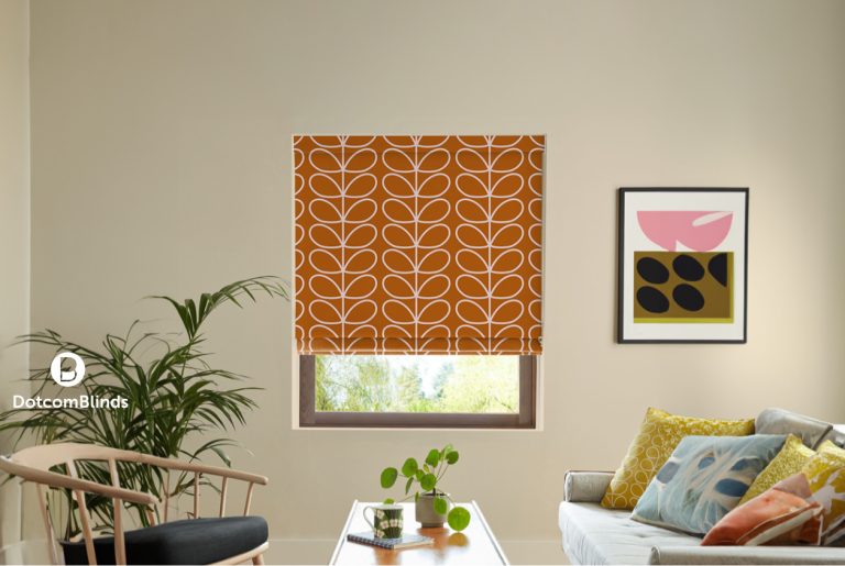 What Colour Blinds & Curtains Go With Brown Walls