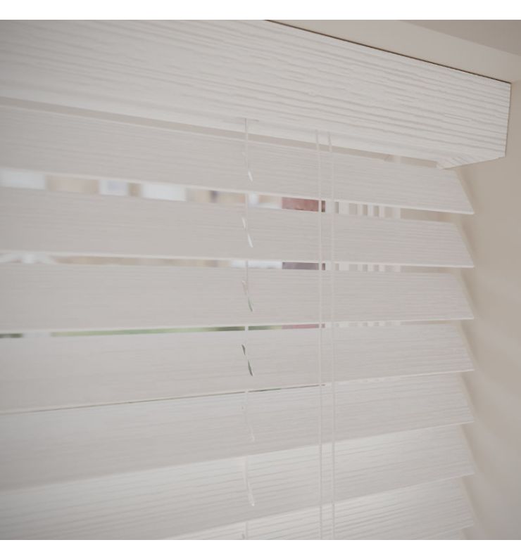 Style White Textured Faux Wood Venetian Blind