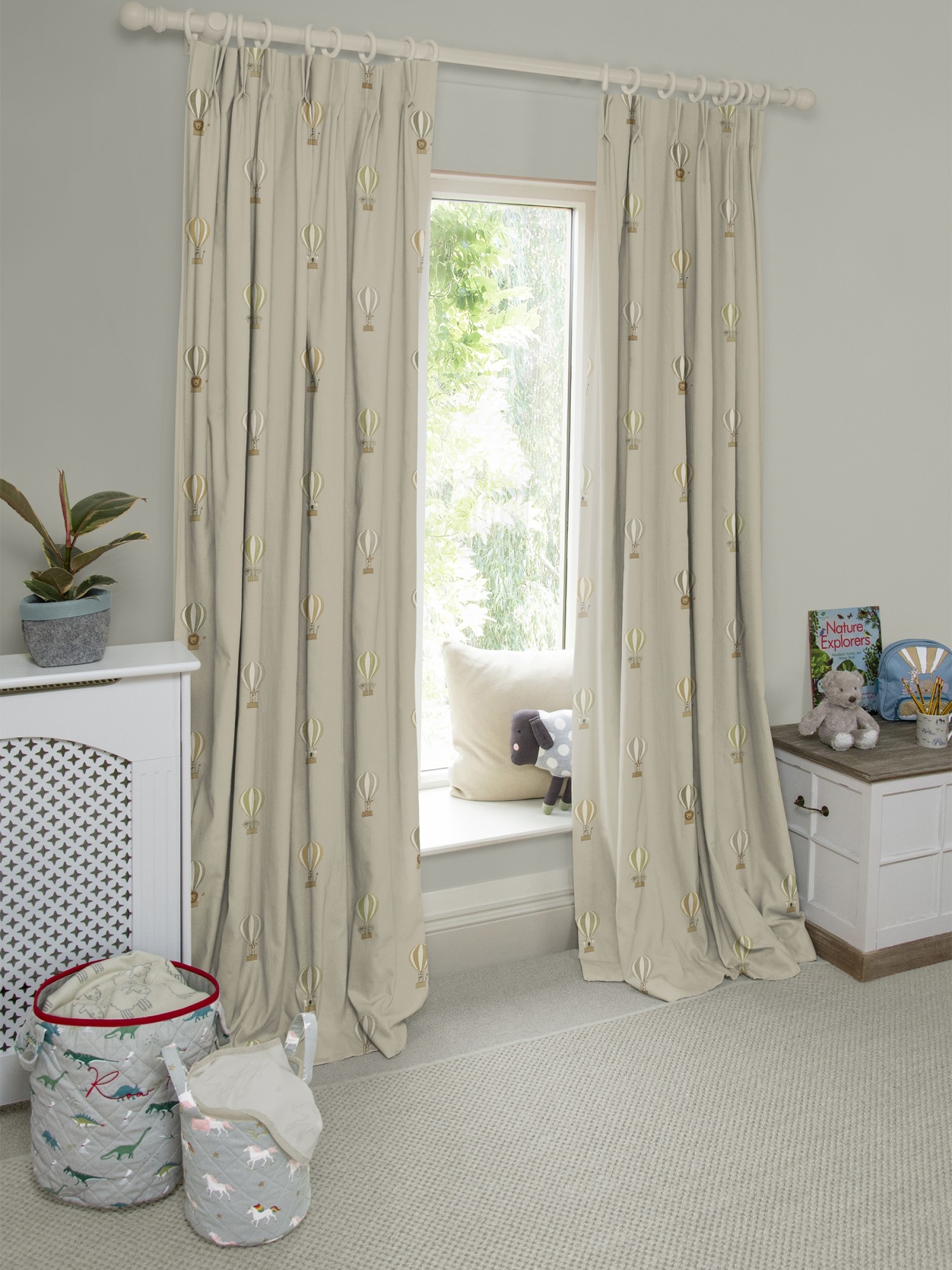 sophie allport bears & balloons sand curtains