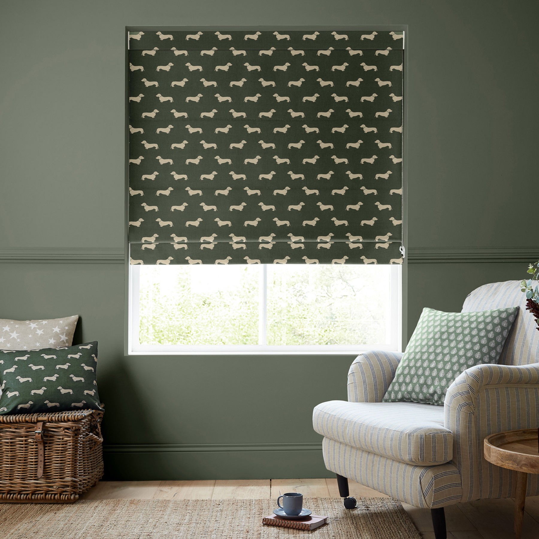 Emily Bond Peggy Fern Roman Blind