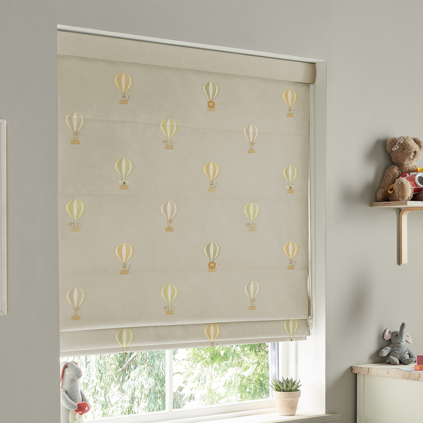 Sophie Allport Bears & Balloons Sand Roman Blind