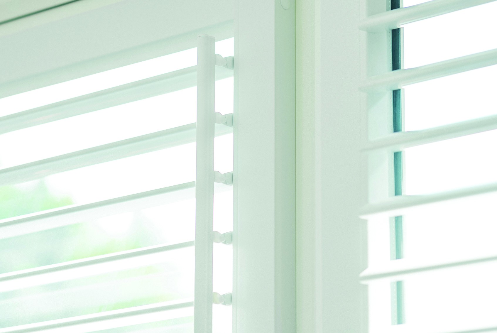 Perfect Fit Cool White Shutter