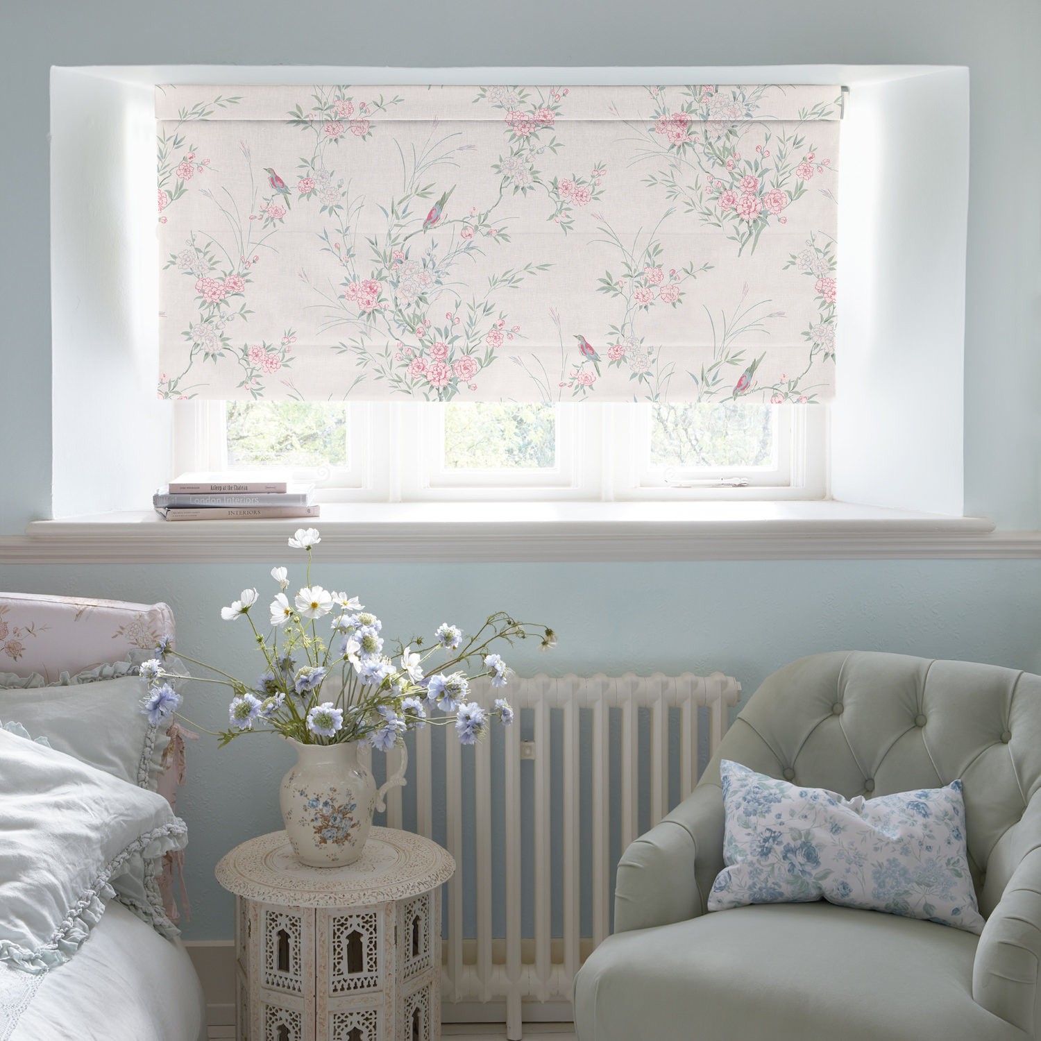 bird chinoiserie blossom floral roman blind