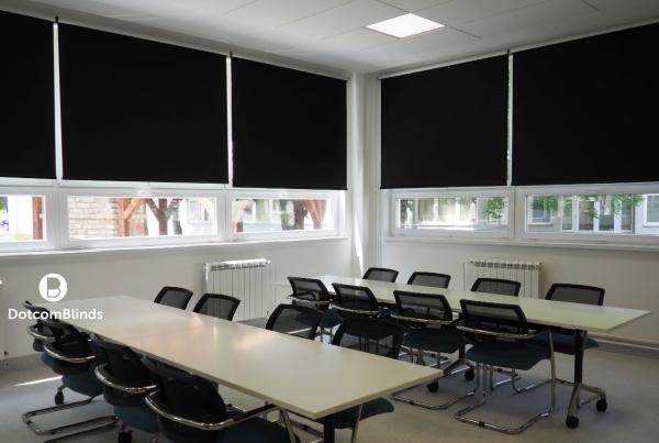 What Makes A Good Window Shade For An Office?